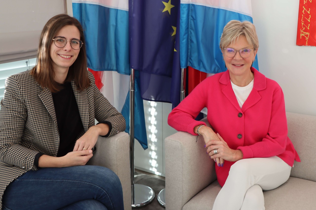 de g. à d. : Martine Kemp, Députée européenne; Martine Hansen, Ministre de la Protection des consommateurs